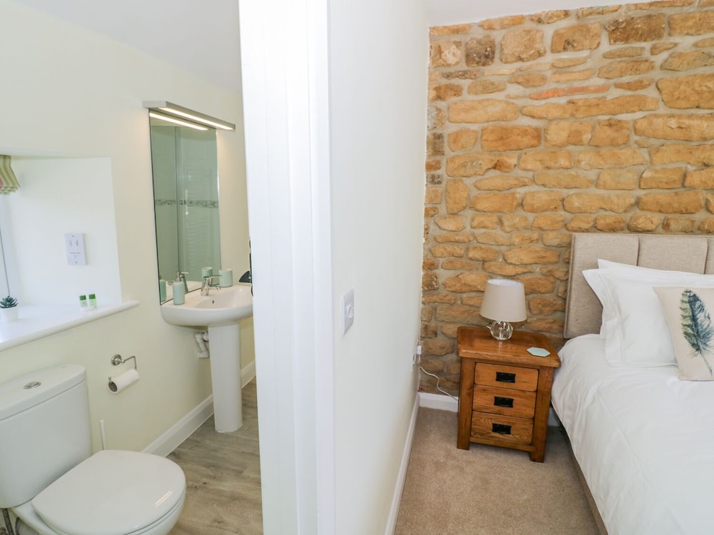 Treacle Cottage view 5