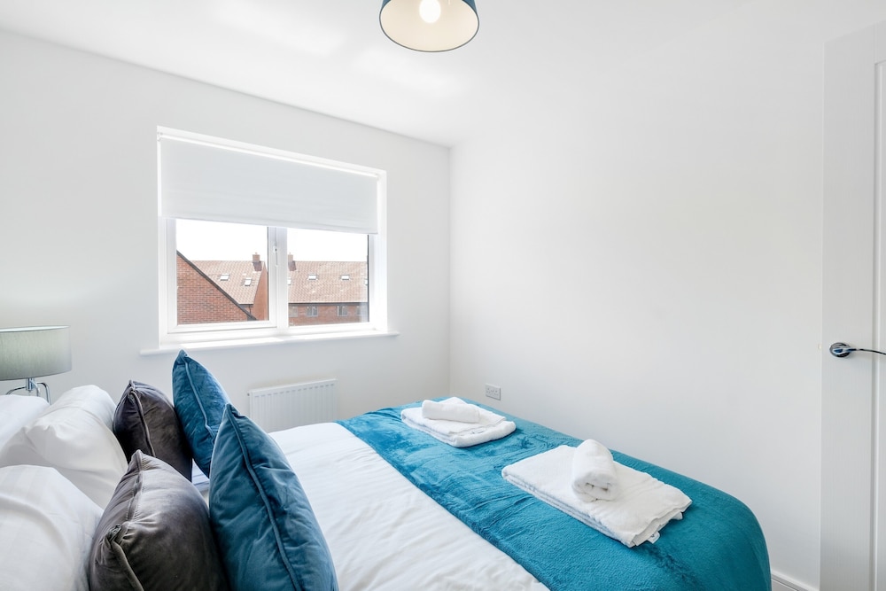 Modern 5 Bedroom 3 Bath Hse Aylesbury view 5