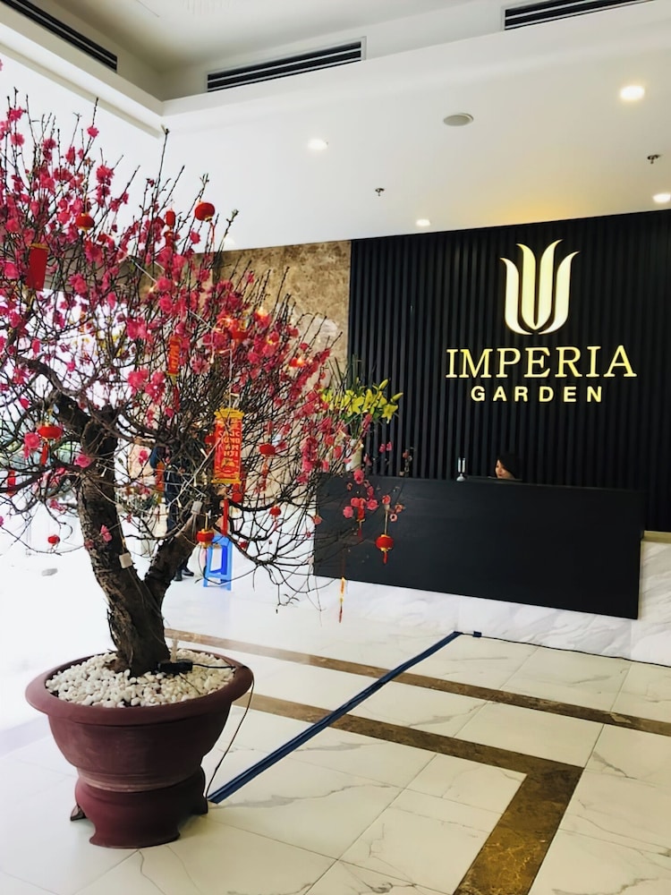 Imperia Garden Apartments - Heart of City