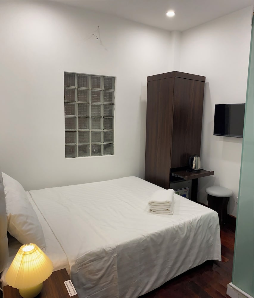 Hanoi Adela Hotel