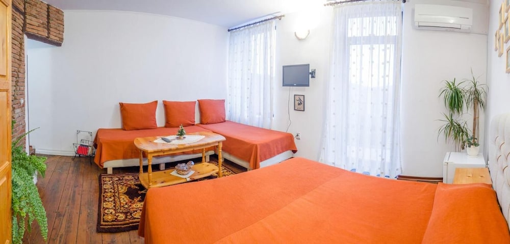 Room-charming Guest Room in Historic Vel