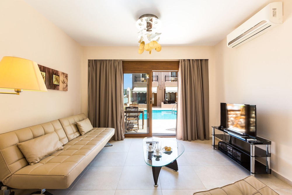 Pantheon Villas & Suites photo 2