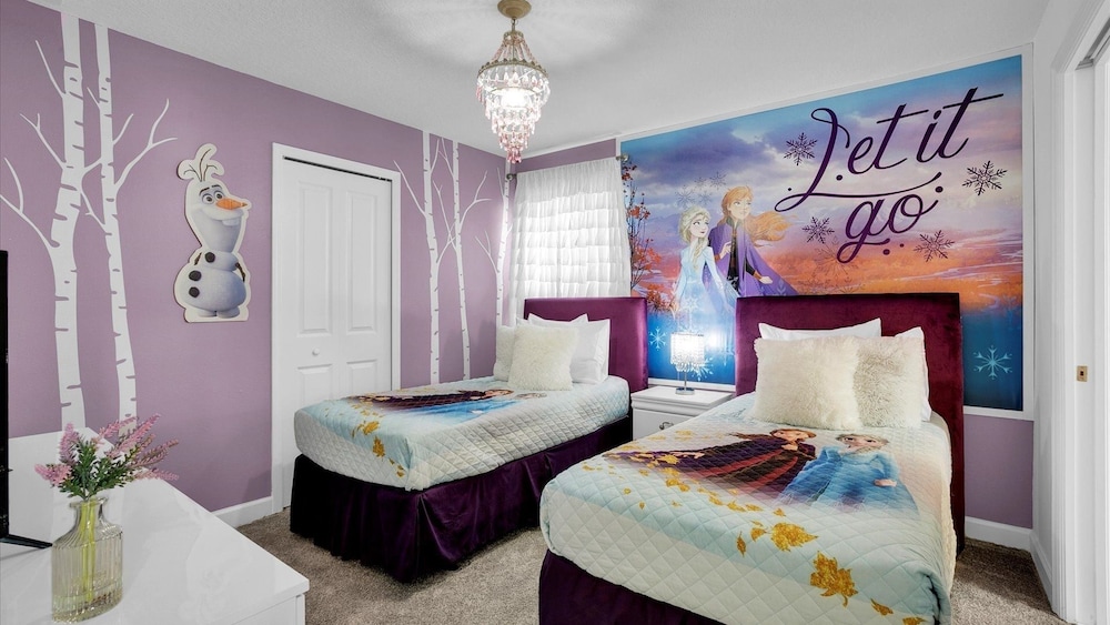Storey Lake Resort 8 Bedroom Home Game Room + Pool 8 Home