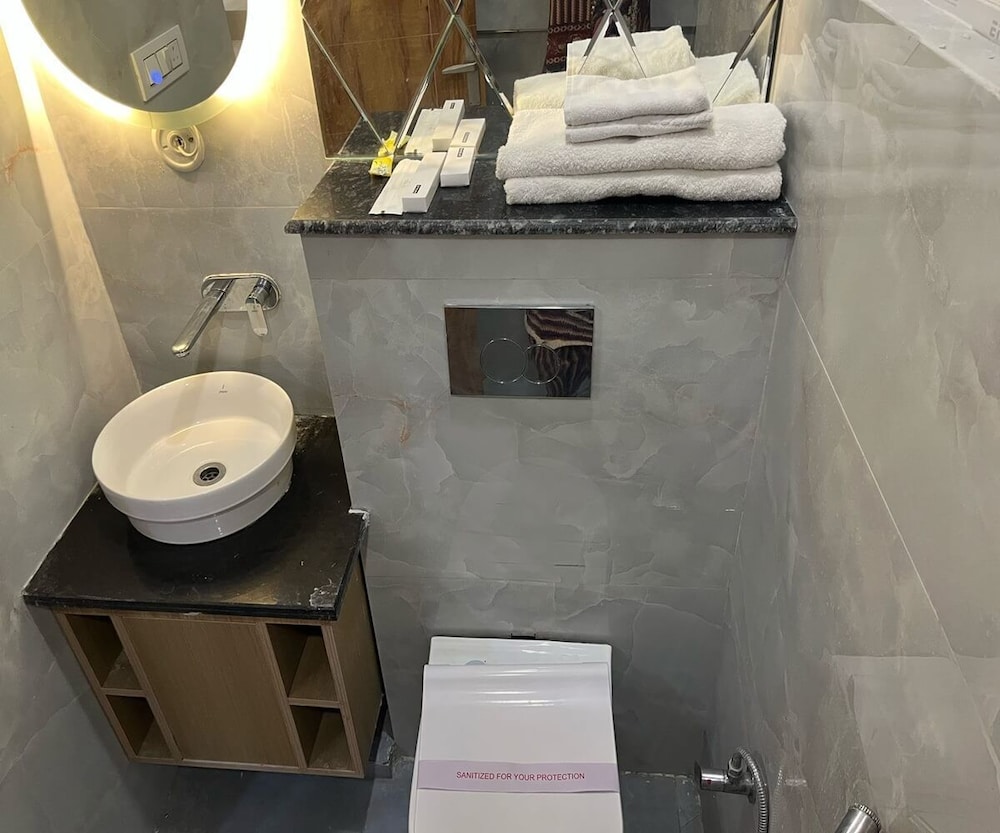 Hotel Mandakini Shri Sadhna