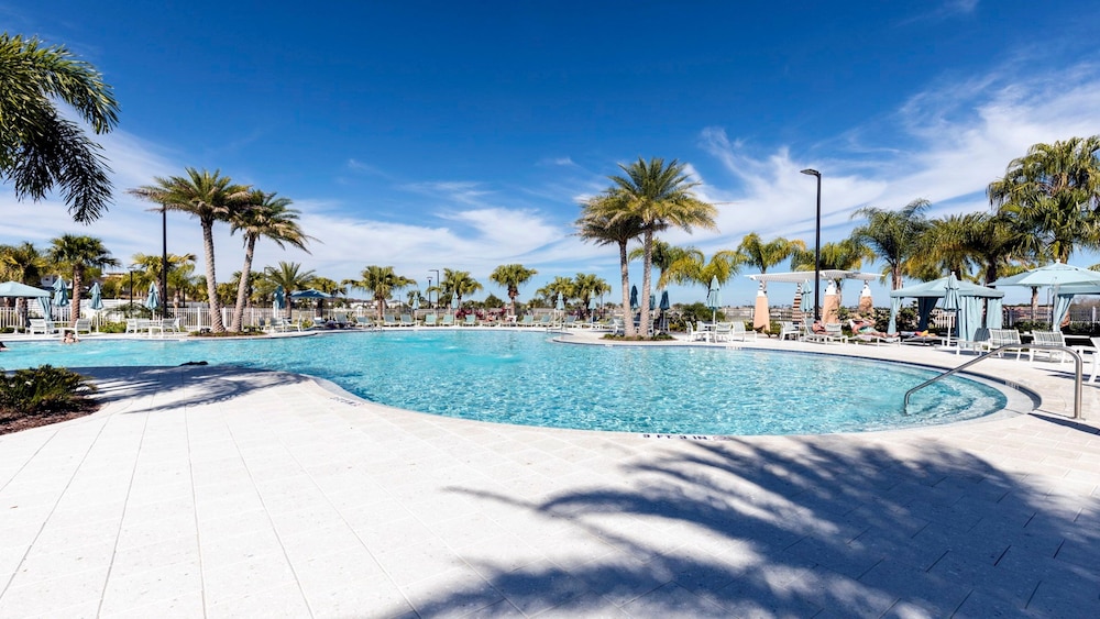 Family-friendly Luxury Home With Private Pool view 3