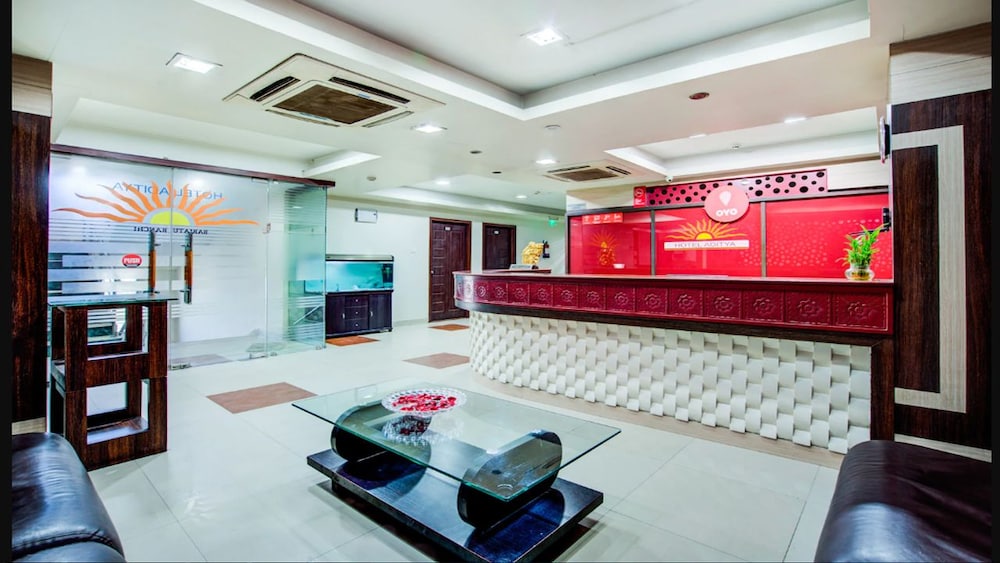 Lobby & Reception