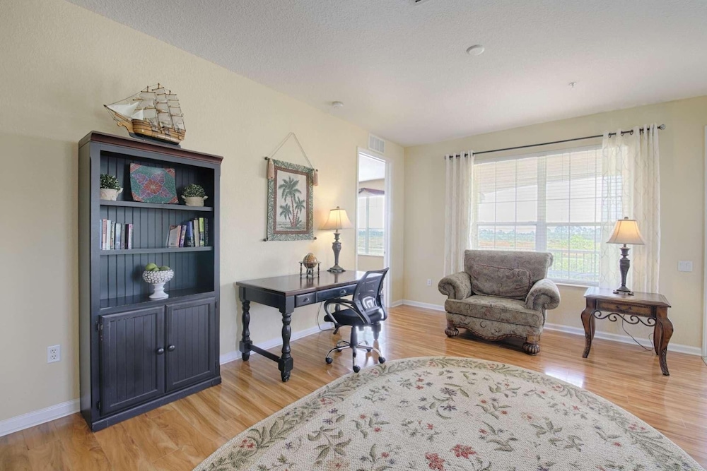 5048 Vista Cay