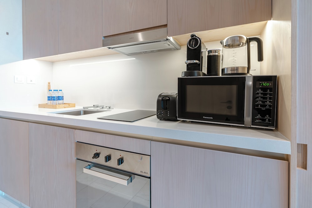 PVH - Modern Studio - Palm Tower