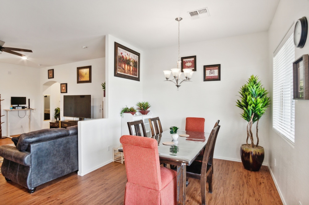 Cozy Granville Retreat W/ Modern Amenities 3 Bedroom Home