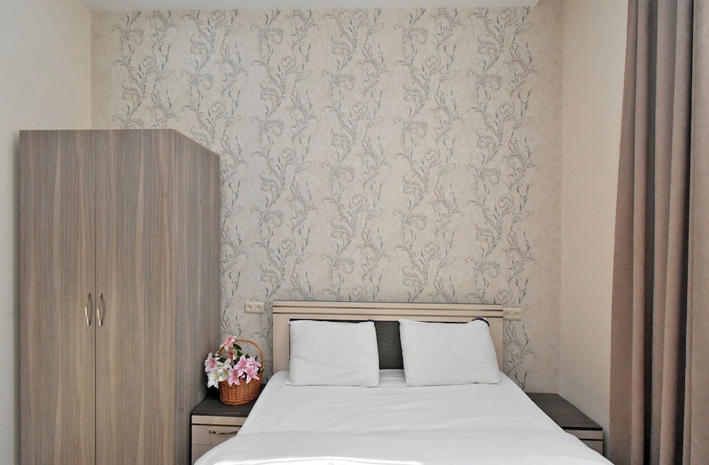 2 bedroom apartment on Teryan street