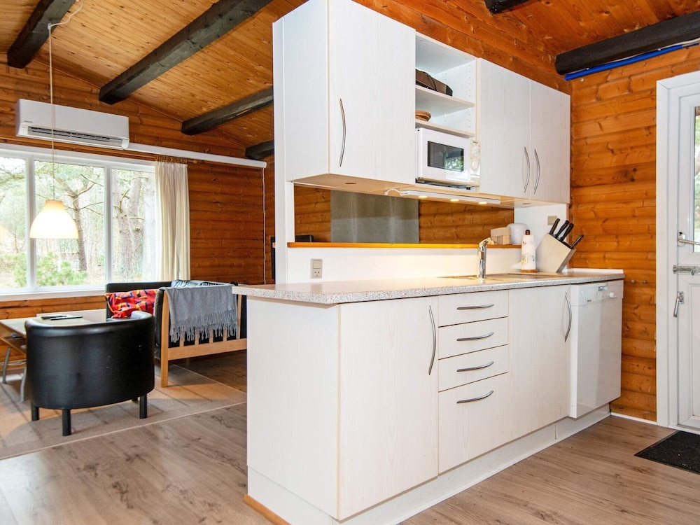 6 Person Holiday Home in Romo view 4