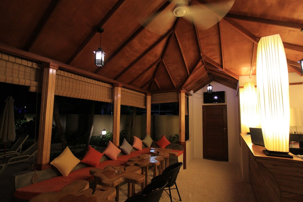 Local Island Inn