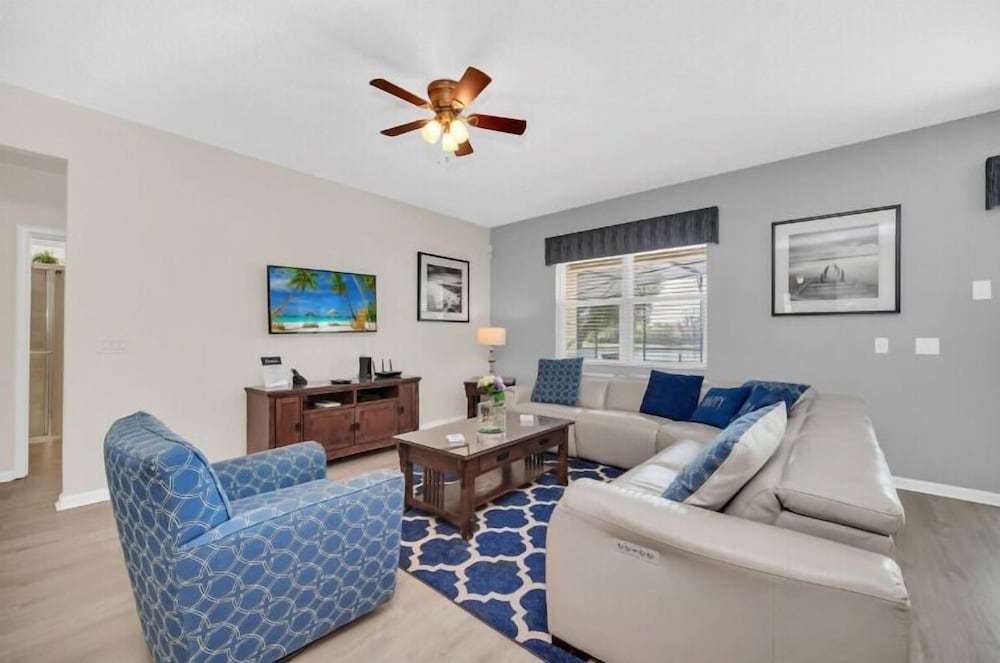 Stunner 6Br W/ South Pool, Lake View & Near Golf