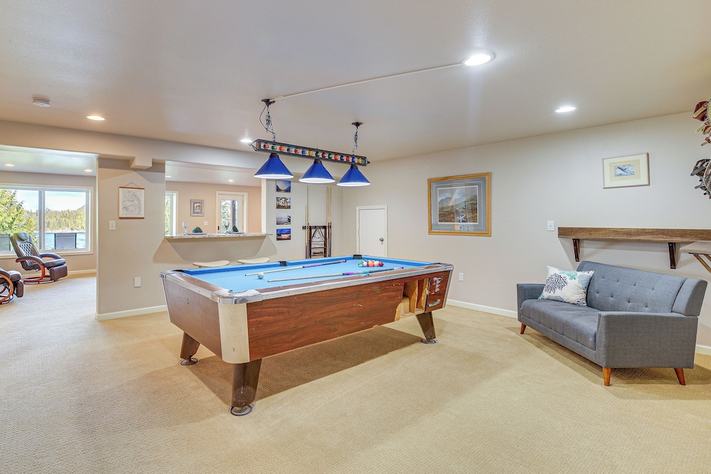 Fish & Hike: Apartment w/ Pool Table in Ketchikan!