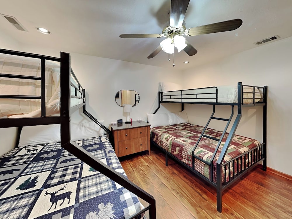 Tranquil Cove by Jackson Mountain Rentals