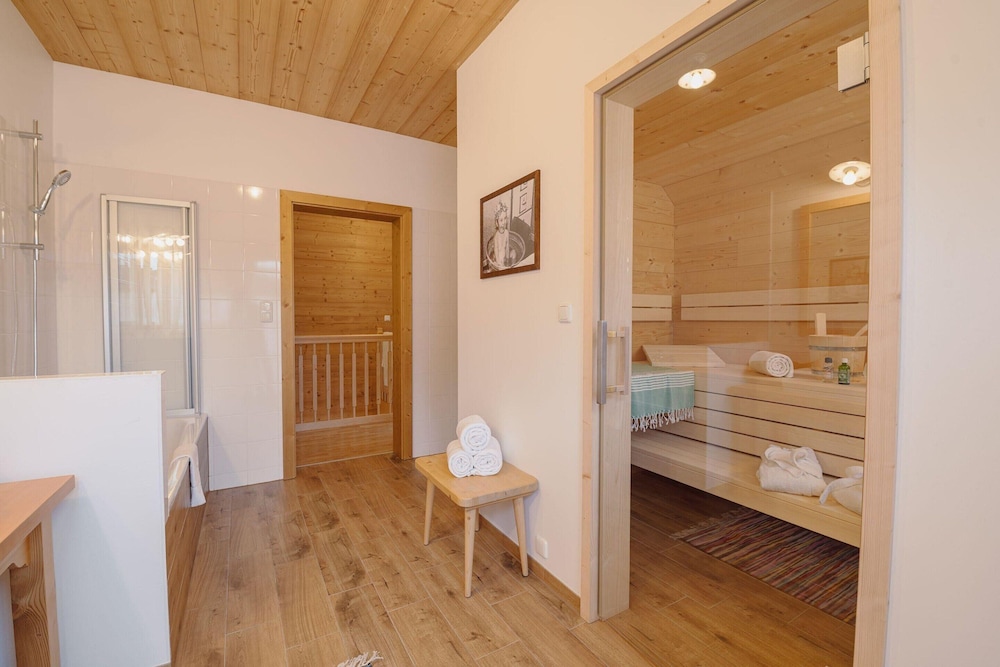 Chalet Near Lake Grundlsee & Ski Lift
