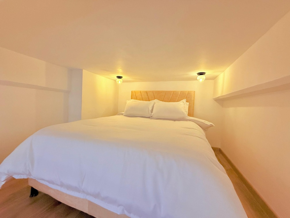 Atelier Cedritos by Weeki.