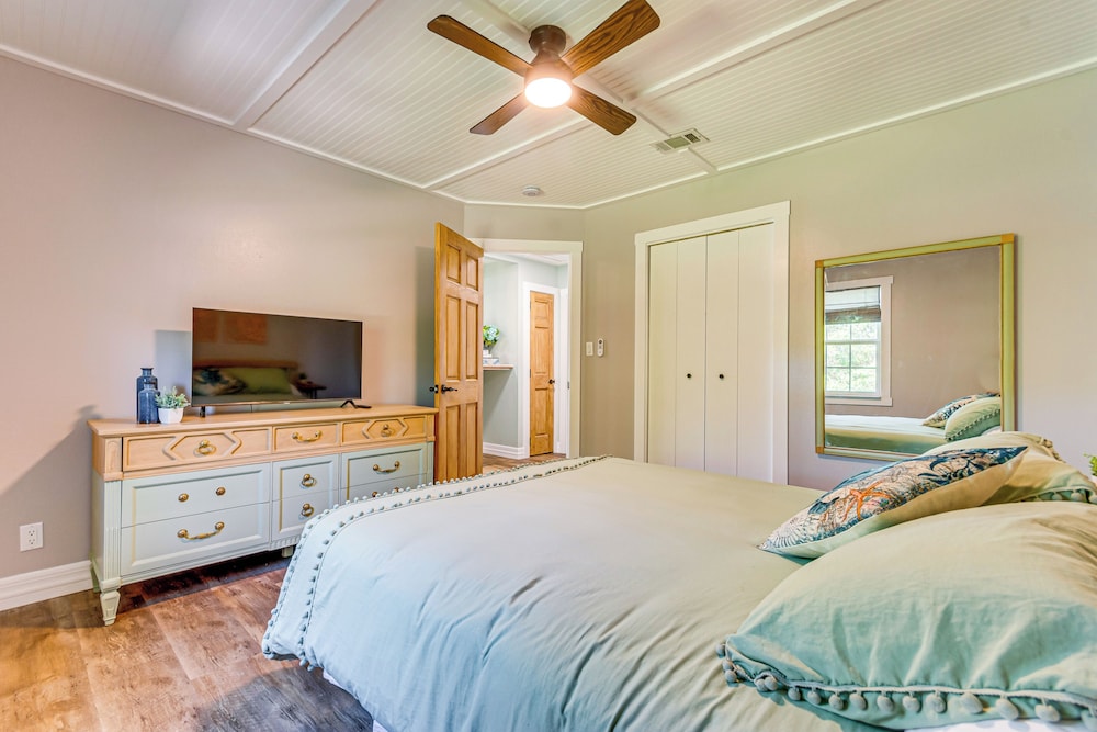 Bayfront Milton Retreat With Dock & Game Room