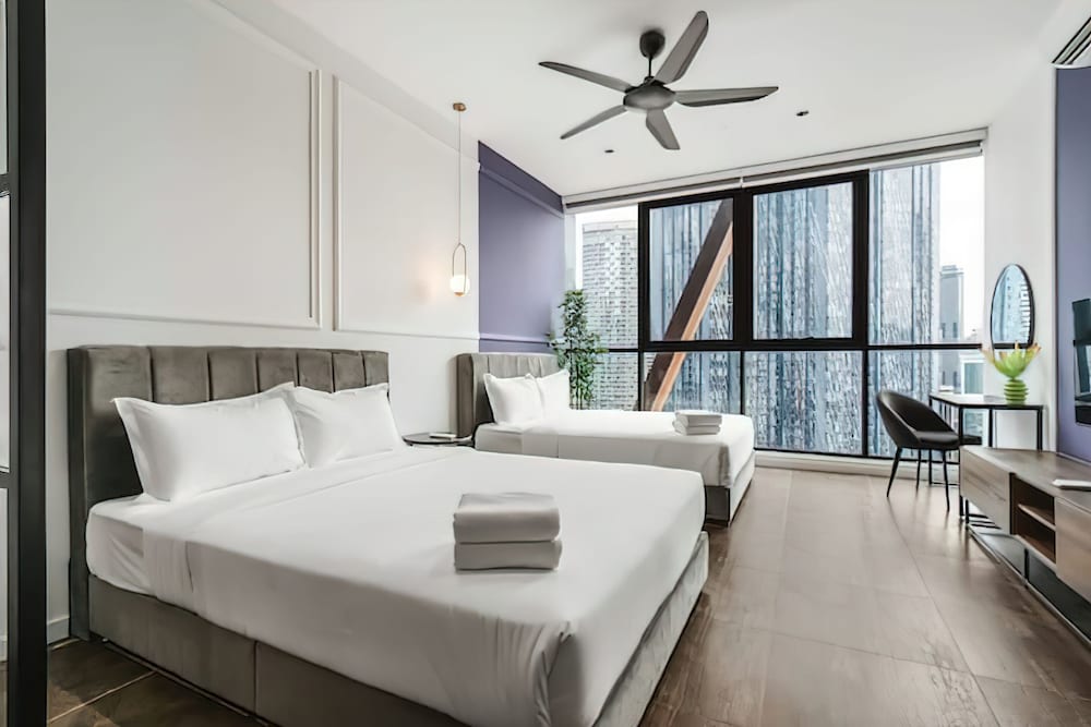 Scarletz Suites KLCC by Emily in Town