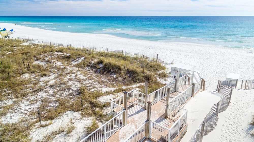 Destin Towers 113 2 Bedroom Condo