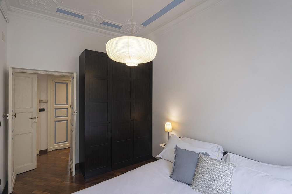 Santa Chiara Apartment by Wonderful Italy view 2