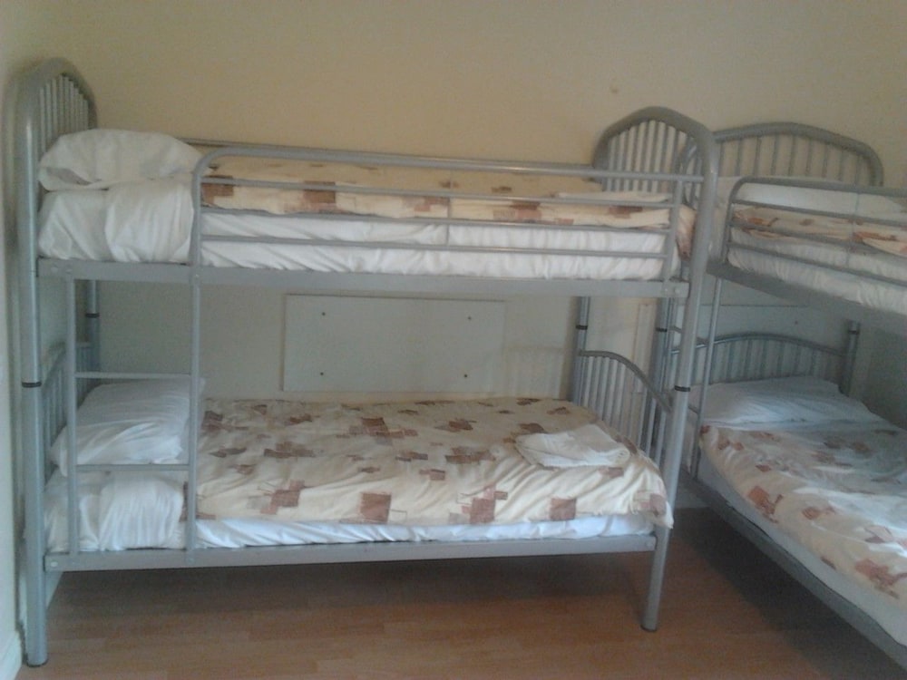 Courtbrack Accommodation - Hostel