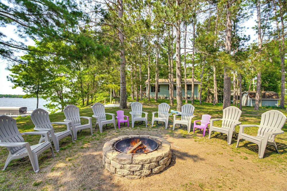 Family Retreat on Cross Lake: Boat, Swim & Relax!