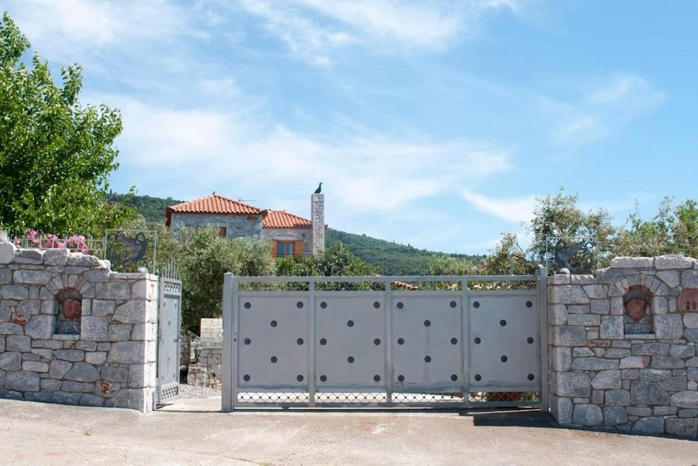 Spacious Villa Stunning Seaview - Perfect Location