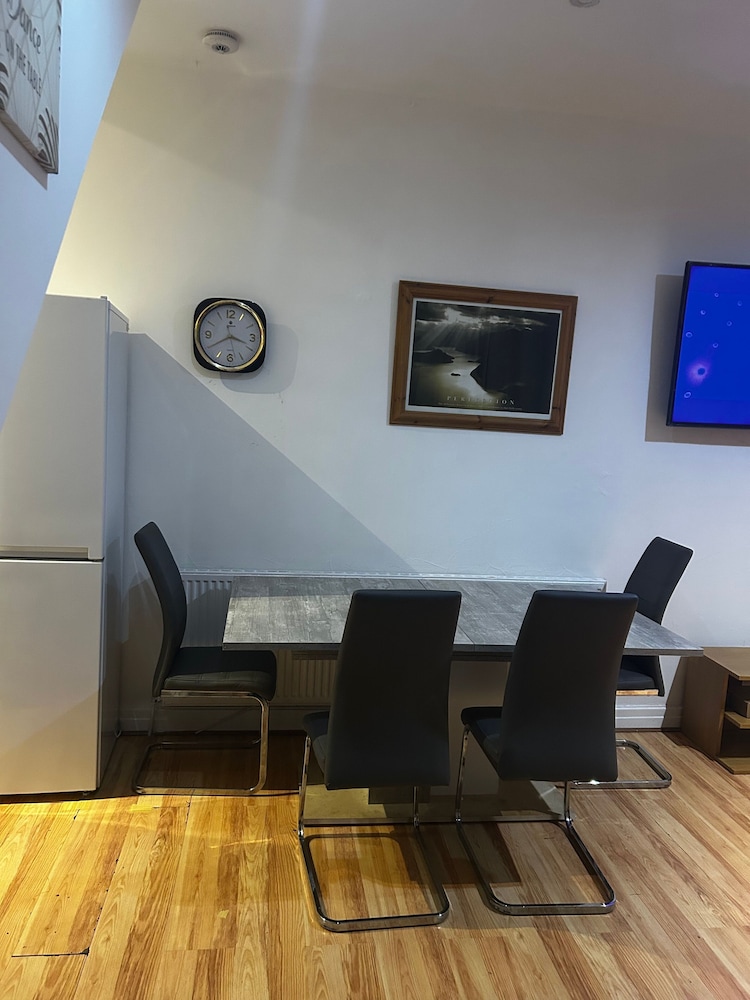 Stunning 4bedrooms Flat