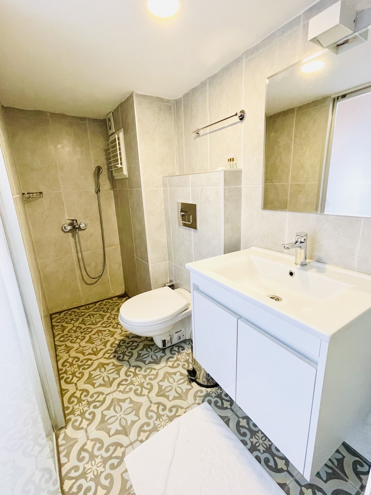 Qonaq Otel - Image 34