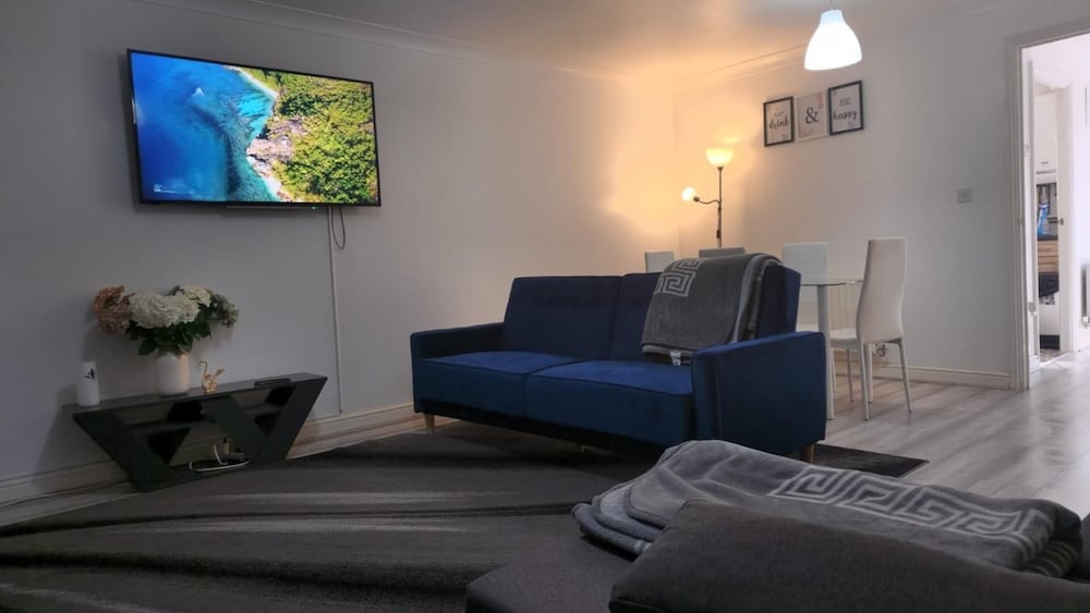 3bed Maidstone Stay - Wifi, Parking, London Access