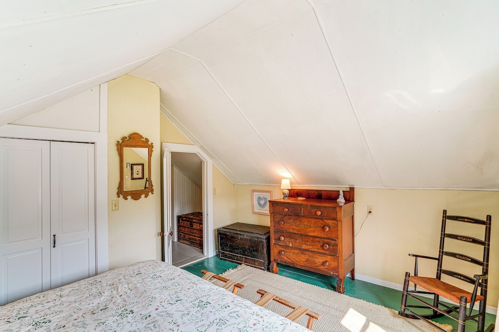 Hawley Home w/ Deck & Mtn Views: Swim, Ski & More!