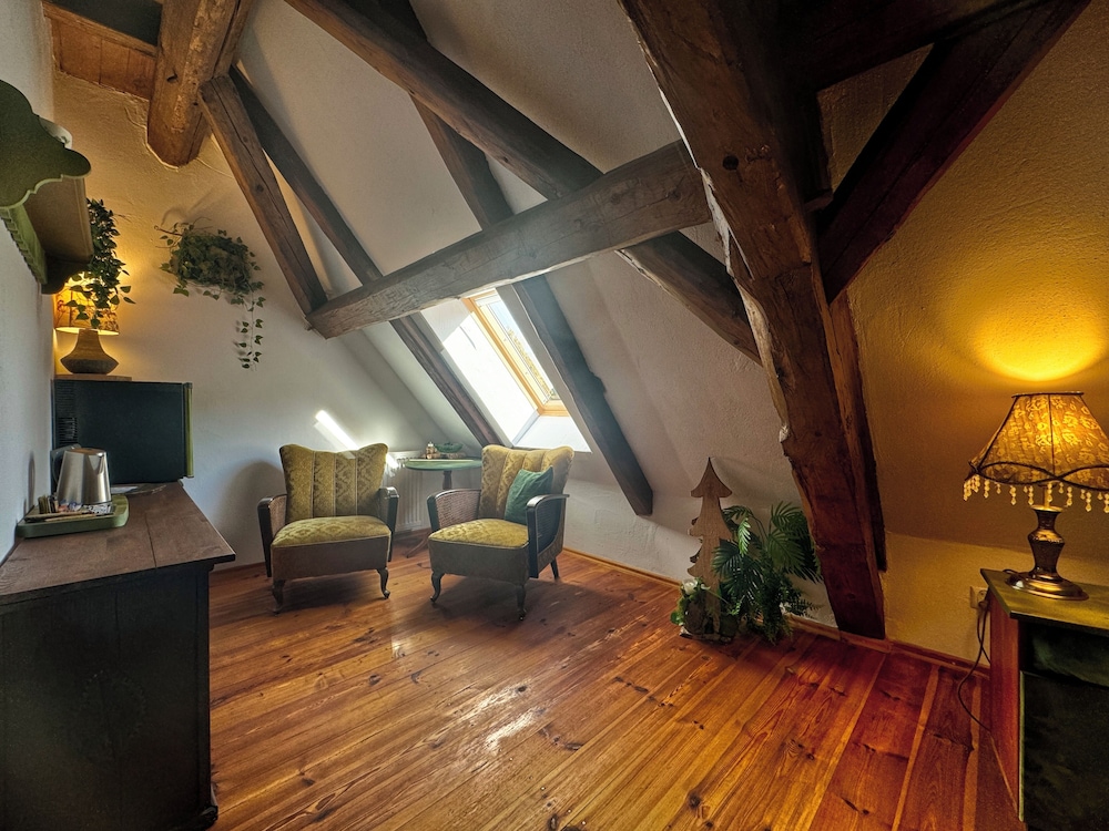 The Oak Lodge