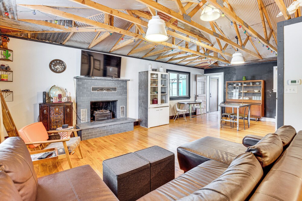 1 Mi to Town: Woodland Park Home w/ Yard!