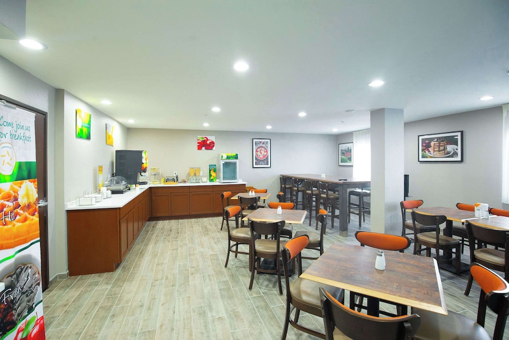 Quality Inn & Suites Hammond Near I-8090