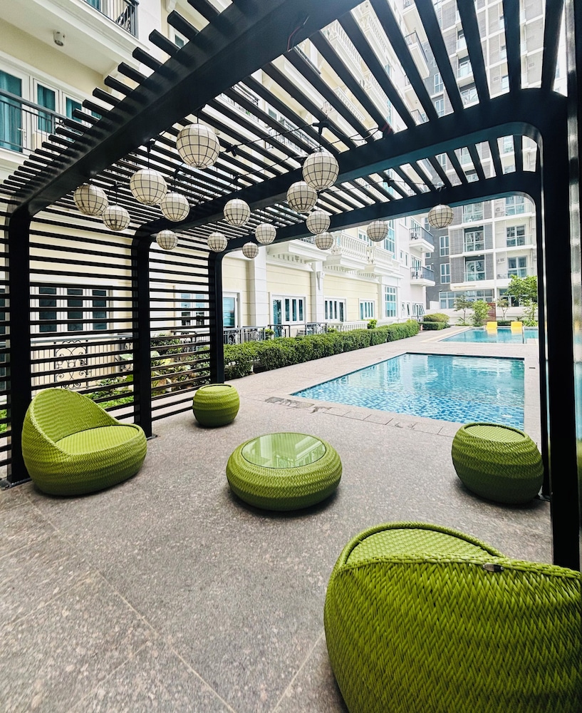 Room-spectacular Escape to Relax and Unw