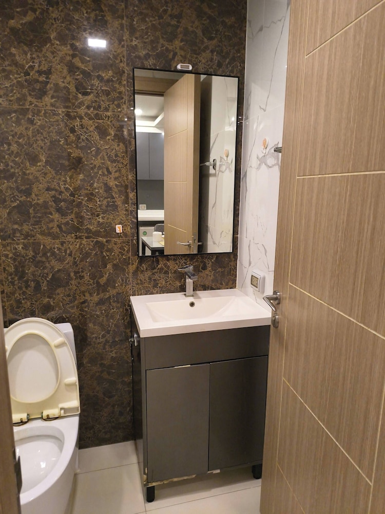 Luxurious Pattaya Apartment With Pool Access