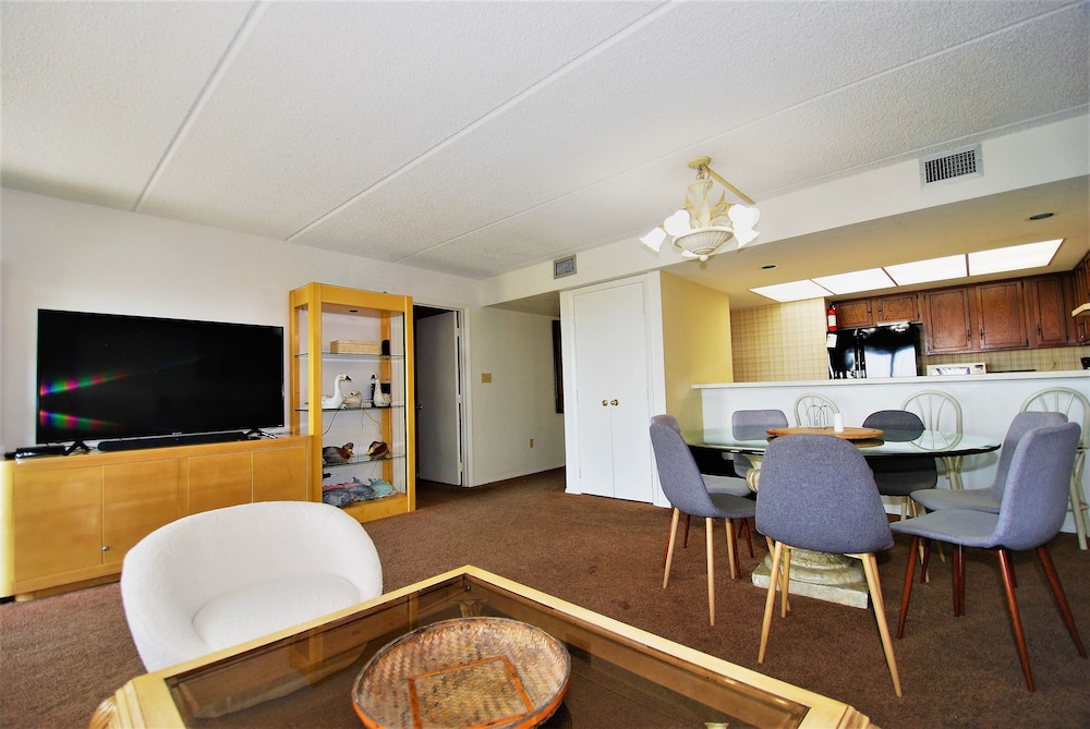 Summit Condo Unit #202 3 Bedroom Condo by RedAwning