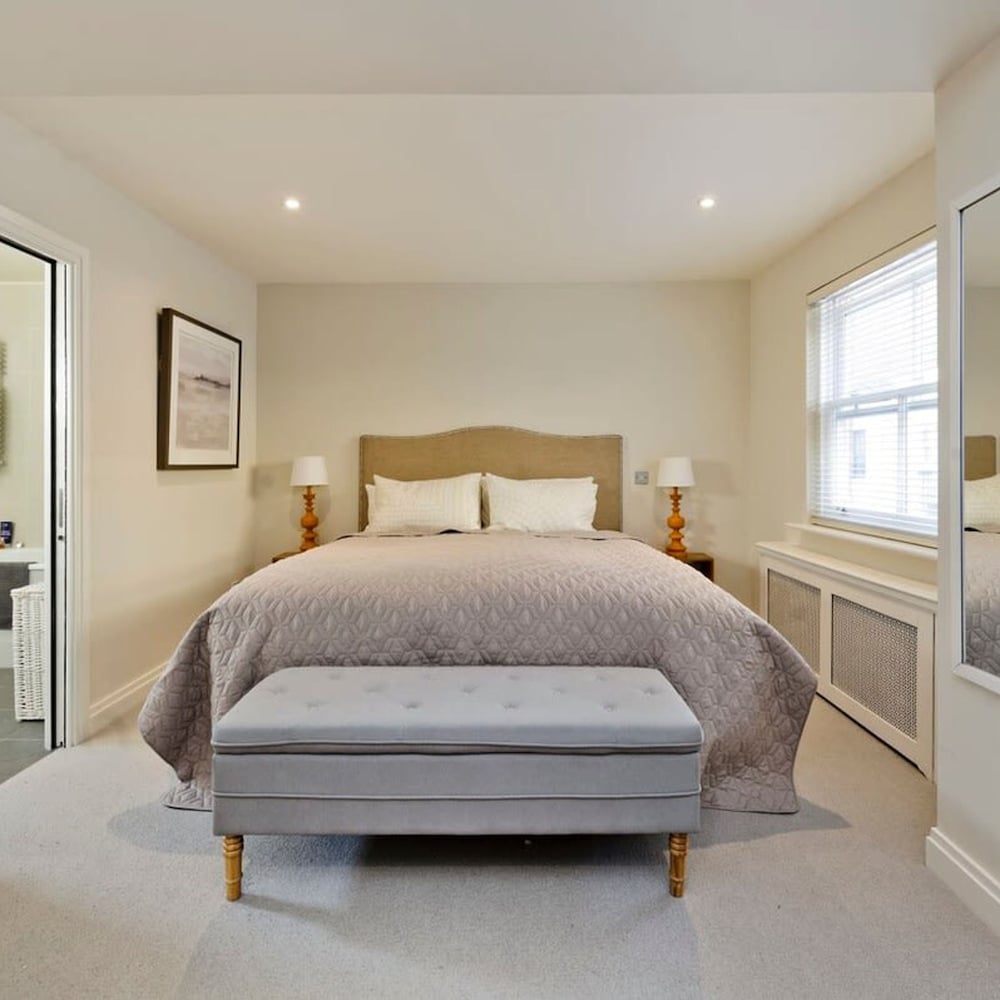 Sweet Marble Arch 2 Bedroom Mews House
