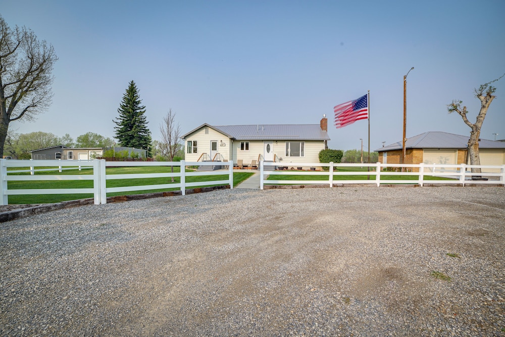Cozy Montana Retreat w/ Patio, Grill & Fire Pit! view 5