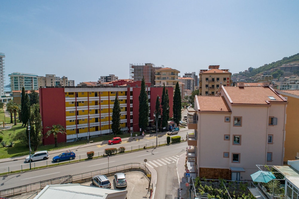 SMS Apartments