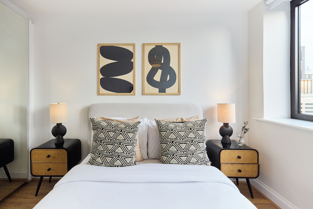 The Goodge Street Place - Bright 2bdr Flat