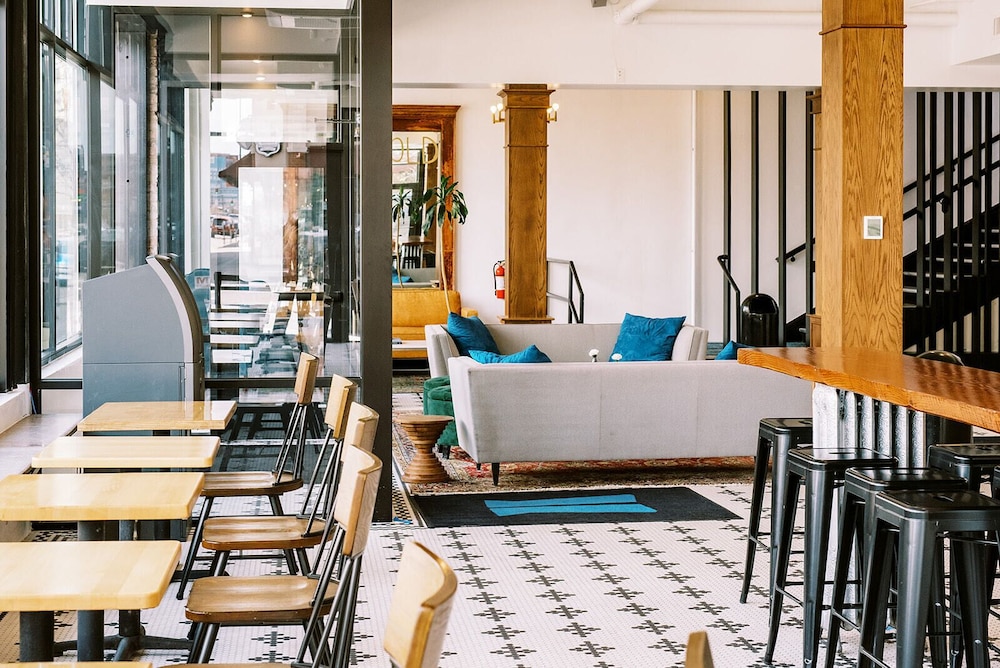 11th Avenue Hostel