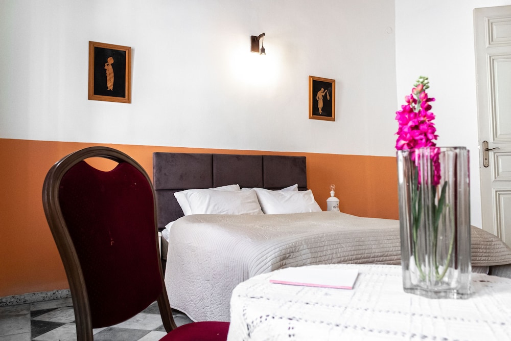 Heart of Old city 3BR by Ahlan Hospitality view 3