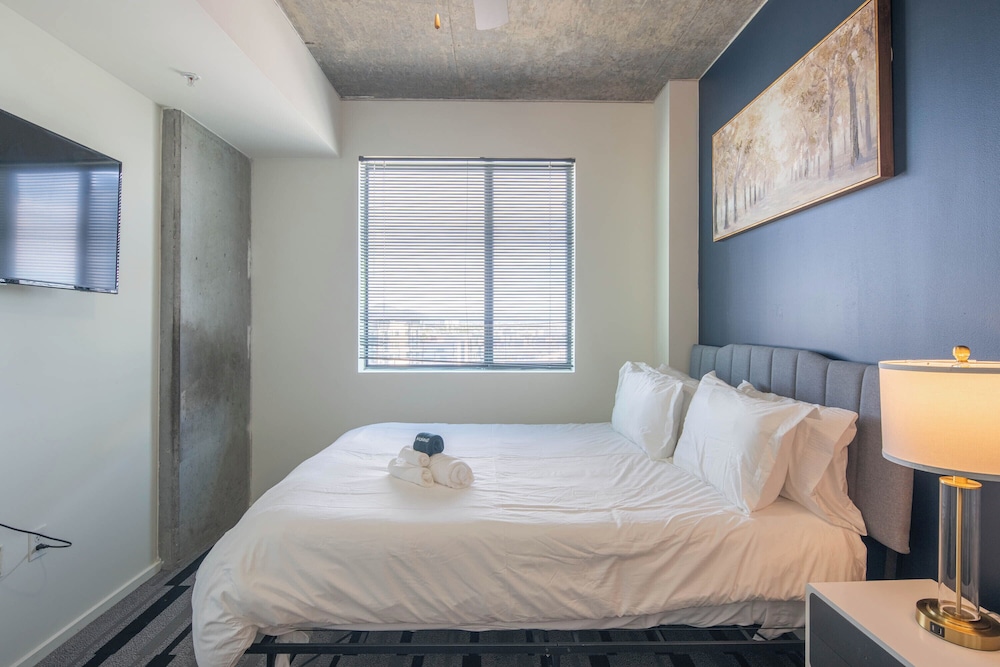 ROVE LIVING/KL - Roosevelt Point