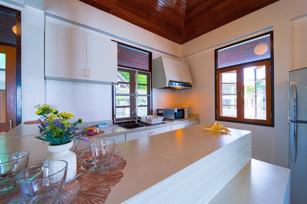Oceanfront 6 Bedroom Twin Villas OV6