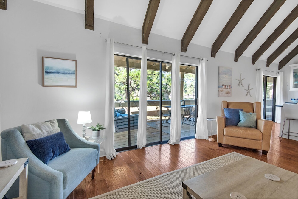 Sleeps 8 w/ Resort Pools, Tennis, Golf & Beach Access + Attraction Tickets!