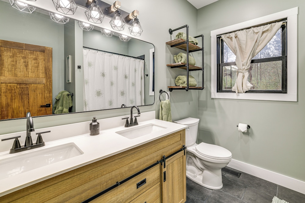 Brantingham Home: ATV & Snowmobile Trails On-site!