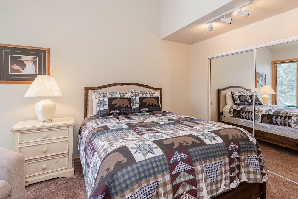 Snowcreek #856 Phase V view 4