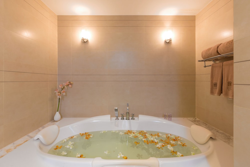 Sawaddi Patong Resort & Spa by Tolani, photo 116